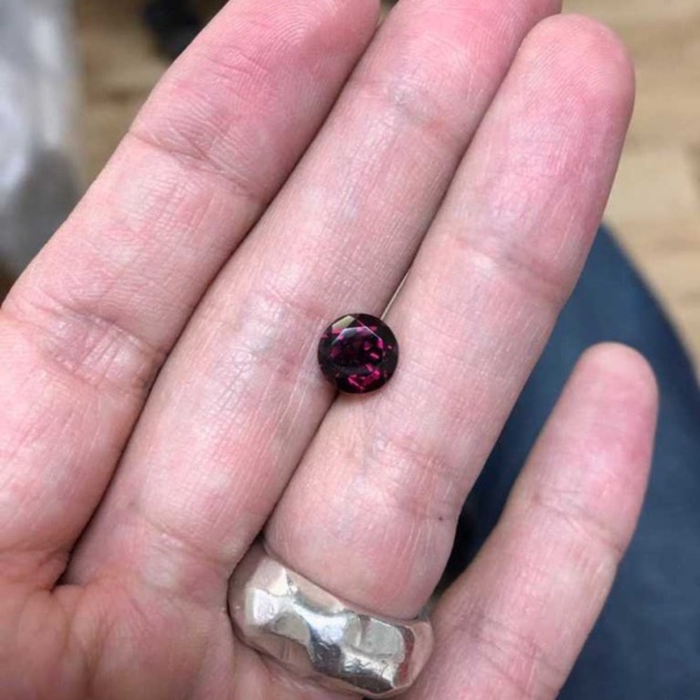 Edwardian Filigree ring with Rhodolite Garnet - Picture 4 of 10